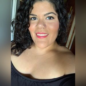 Meet your Posher, Cecilia